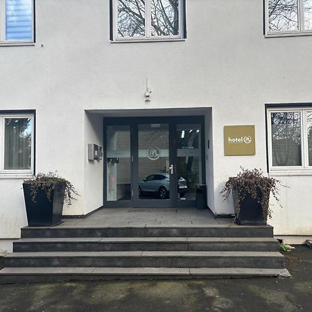 Hotel U Muelheim Free Parking Highspeed Wifi Мюльгайм-ан-дер-Рур Екстер'єр фото