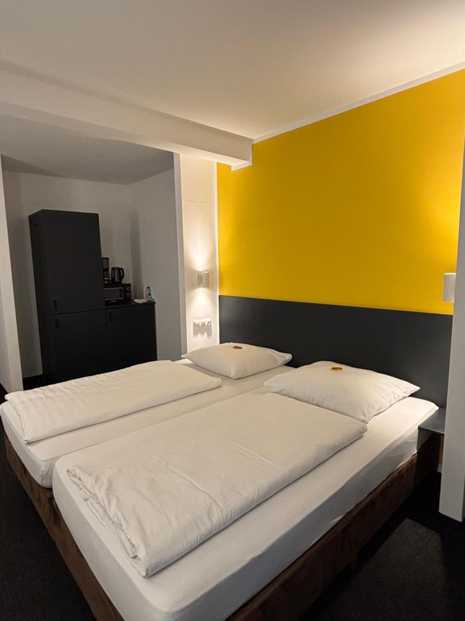 Hotel U Muelheim Free Parking Highspeed Wifi Мюльгайм-ан-дер-Рур Екстер'єр фото